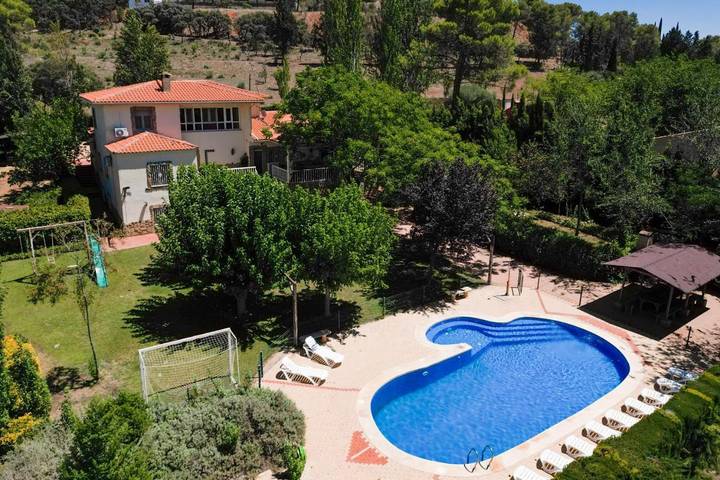 Casa rural para 22 personas, con Balcón y Jacuzzi además de Terraza y Jardín en Ciudad Real
