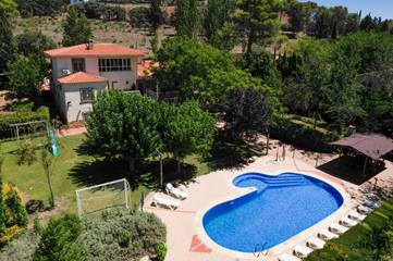 Casa rural para 22 personas, con piscina además de vistas y jardín, Se admiten mascotas en Provincia de Ciudad Real