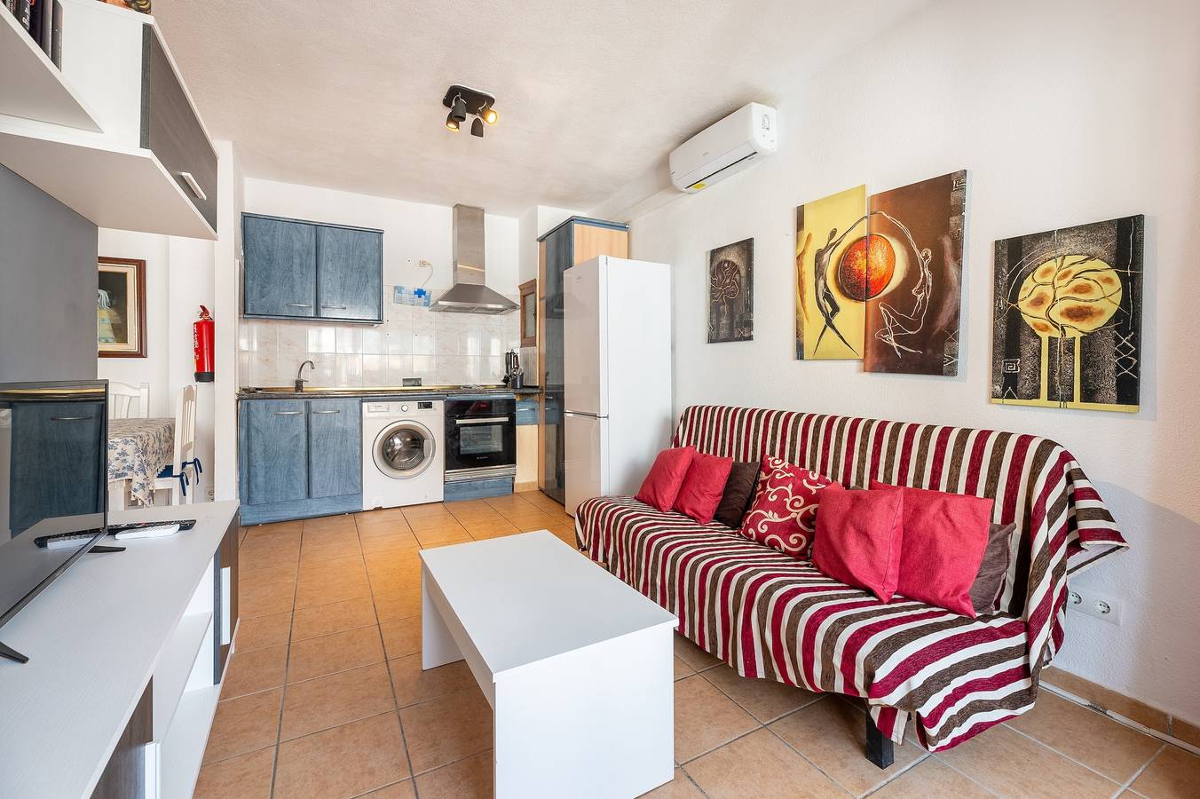 Ganze Wohnung, Ferienwohnung 'Trilo 24' mit Wlan und Klimaanlage in Es Pujols, Formentera