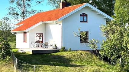 Ferienhaus für 7 Personen, mit Ausblick und Garten in Gullspang