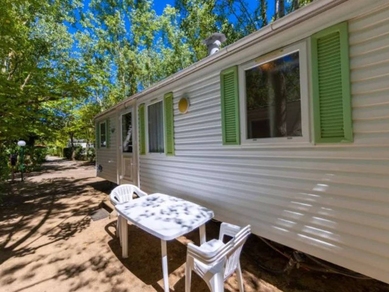 Gemütliches Mobilheim 2 Zimmer 6 Pers in Montblanc in Montblanc, Mittelmeerküste (Frankreich)