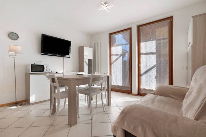Entire apartment, Apartment 'Gima' with Mountain View, Private Terrace and Balcony in Villa Lagarina, Garda Mountains