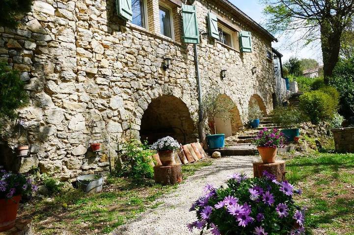 Gîte pour 2 personnes, avec Jacuzzi ainsi que Jardin et Piscine à Callas - 4