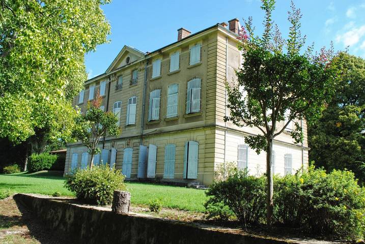 Gîte pour 15 personnes, avec Jardin à Hauterives