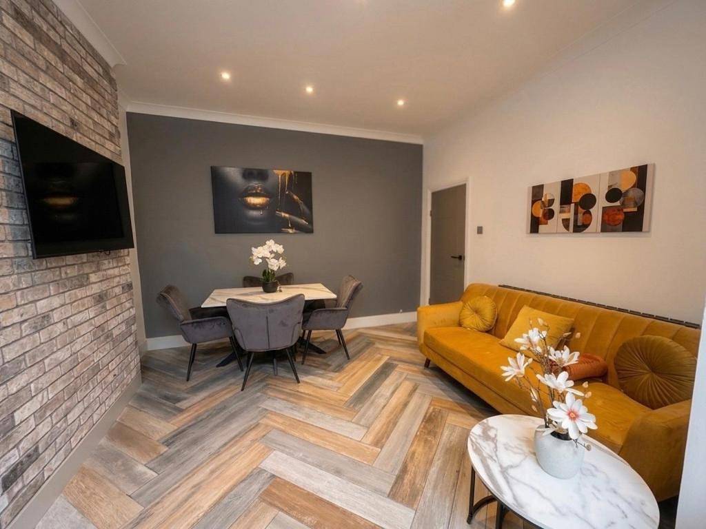 Ganze Wohnung, Charmante 2-Bett-Erdgeschosswohnung im Zentrum von London in Croydon, London