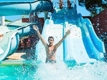 Camping pour 4 personnes, avec bassin pour enfant à Vendres