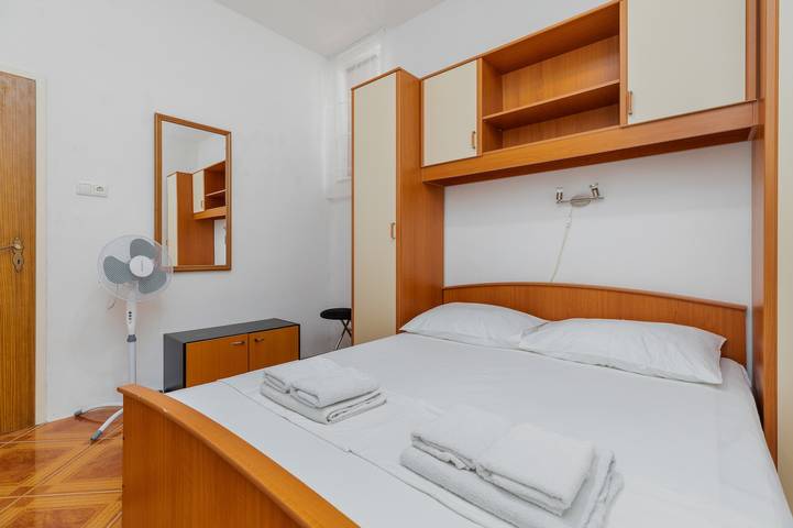 Apartament wakacyjny dla 3 osób, z Balkon/ taras i Basen w Mimice