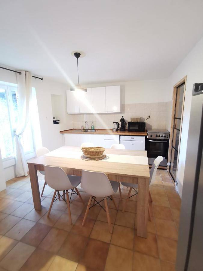 Gîte pour 8 personnes, avec vue et terrasse à Le Lauzet-Ubaye - 2