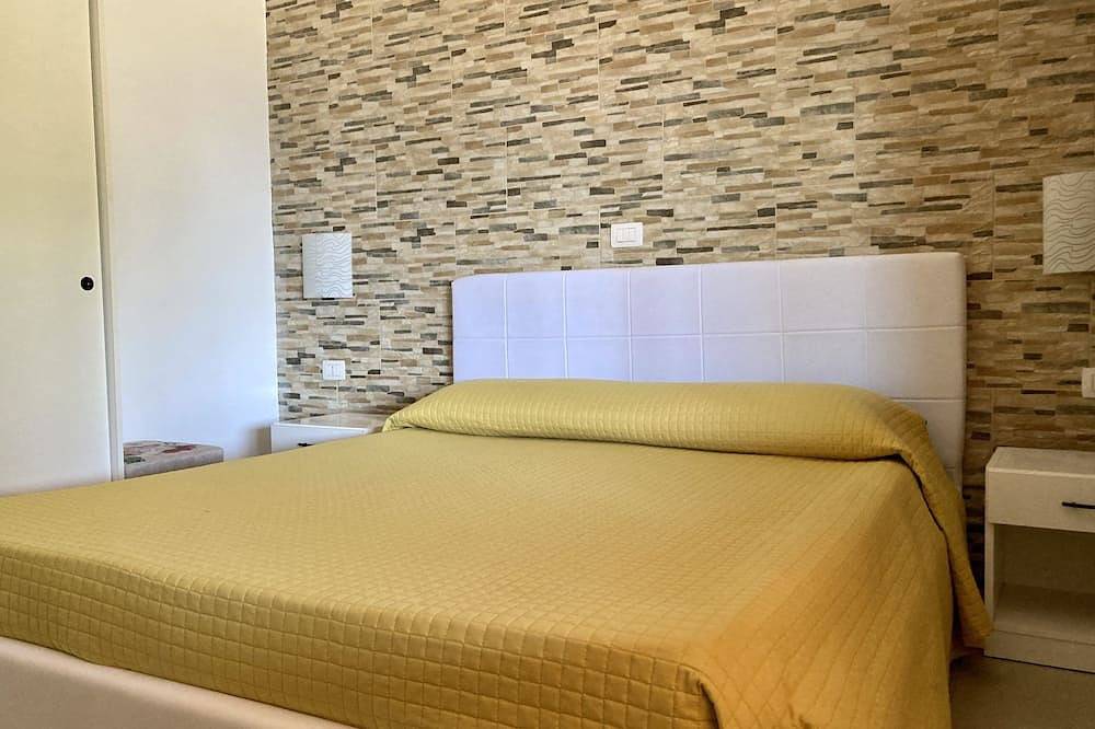 Countryside house in Alghero with garden. Perfect for 2, close to the beach in Maristella, Alghero