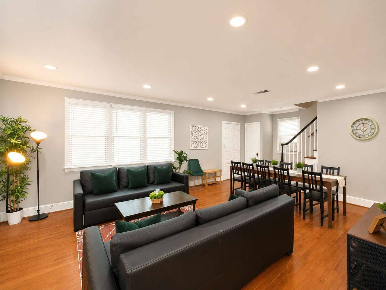 Apartamento entero, Stately 5Br Historic Retreat  Cozysuites in Alexandria (Virginia), Alexandria City
