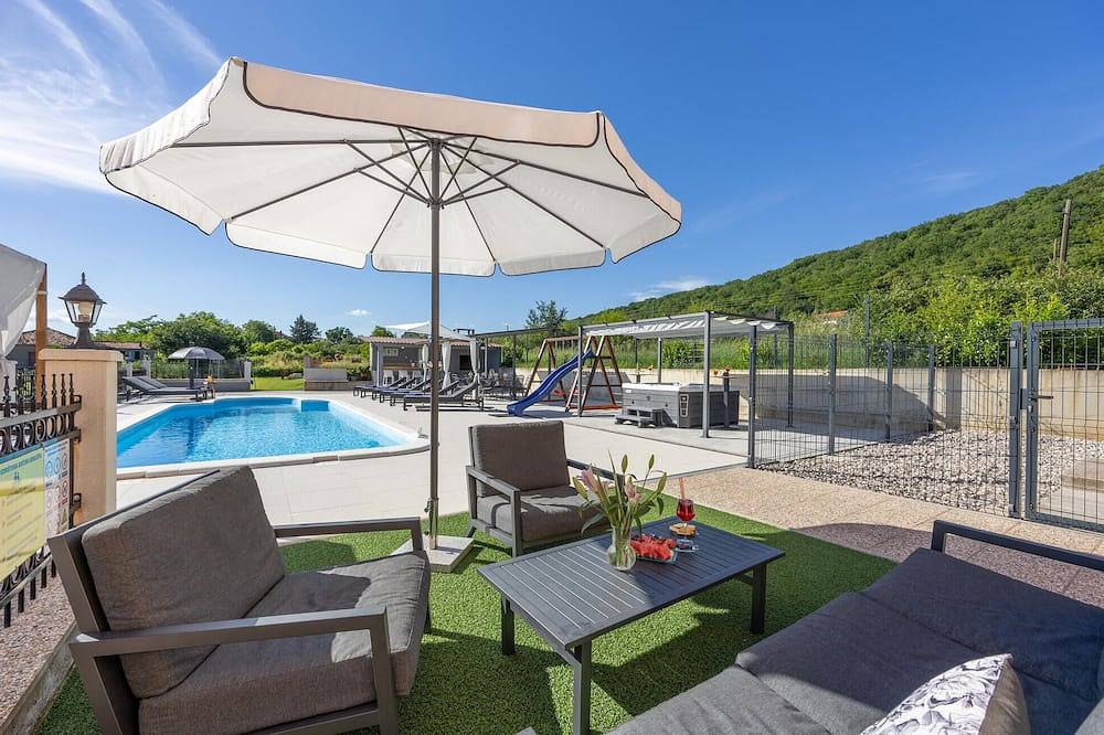Stunning home in Sinj in Bajagić, Dalmatinisches Zagora