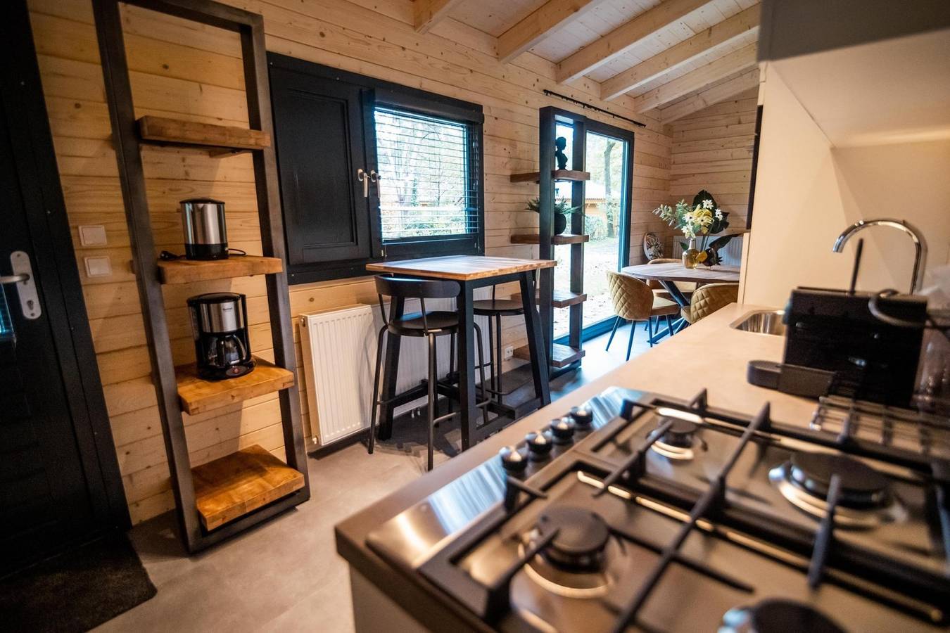 Comfortabele lodge voor 4 personen met veranda op vakantiepark in Markelo in Markelo, Twente