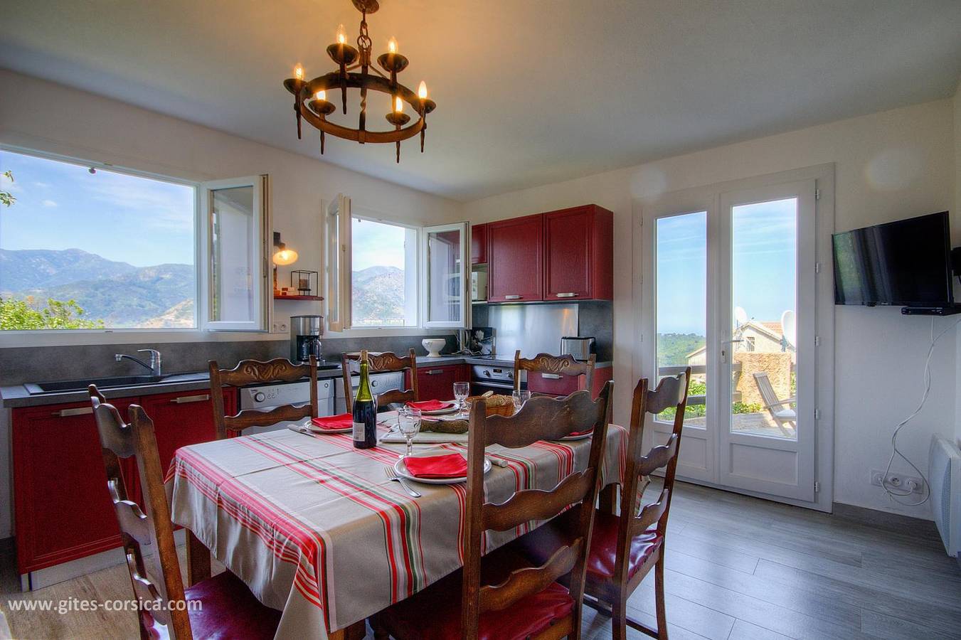 Le 57781 in Chiatra, Corte region