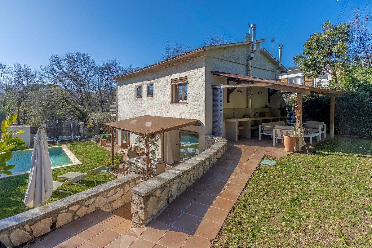 ¡Ideal Familias! Piscina, Barbacoa y Relax in Riells i Viabrea, Provincia de Gerona