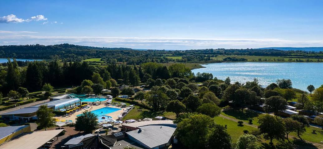 Mobilheim | Comfort | 2 Zi. | 4 pers. | Ãœberdachte Terrasse | A/C in Clairvaux-les-Lacs, Französischer Jura