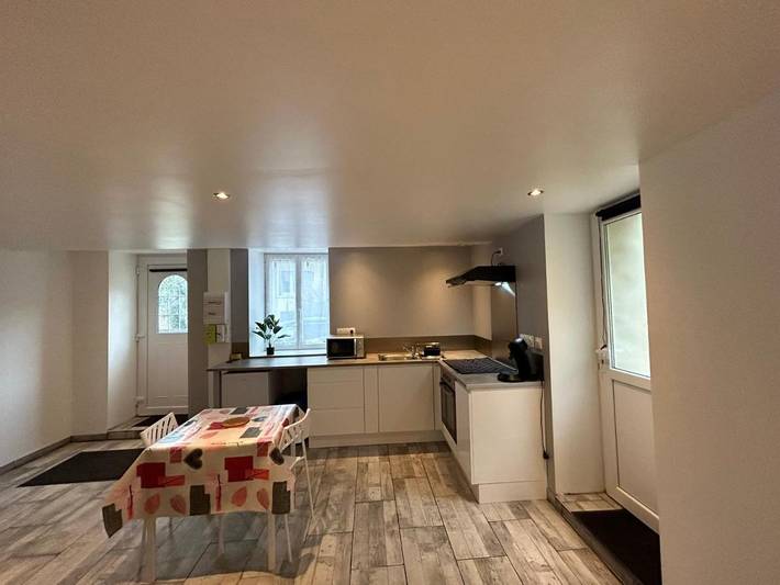 Gîte pour 2 personnes, avec terrasse à Nanteuil-en-Vallée - 2