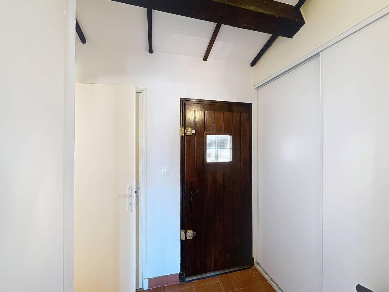 Ganzes Studio, Studio mit Balkon und Parkplatz, in Strandnähe in Saintes-Maries-de-la-Mer, Arles und Umgebung