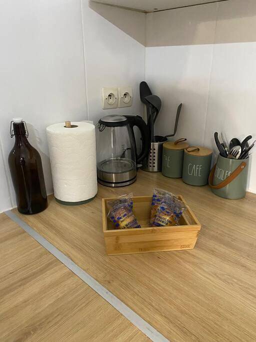 Appartement entier, One-Bedroom Apartment in Clichy-sous-Bois, Seine-Saint-Denis