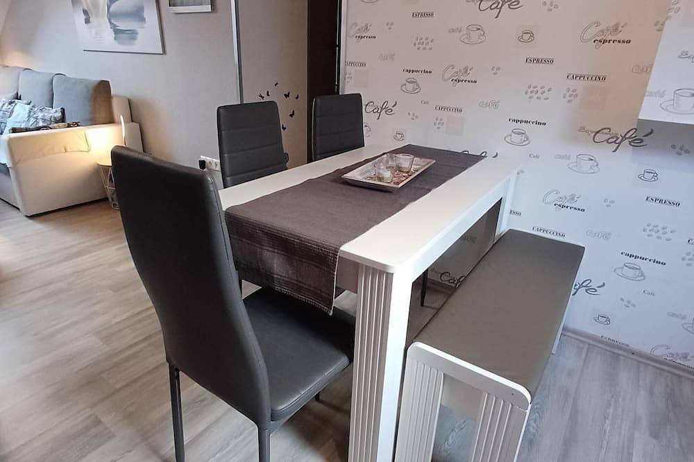 Ganze Wohnung, Ferienwohnung Saarschleife - ruhig gelegene, moderne Unterkunft mit 3 Sz in Mettlach, Saar-Nahe-Bergland
