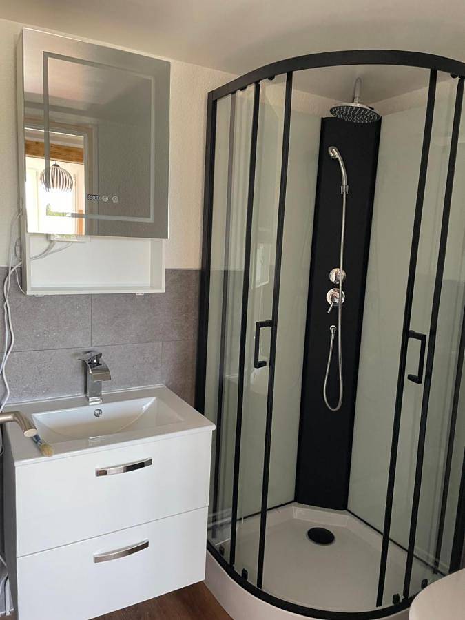 Appartement entier, One-Bedroom Apartment in Bourbonne-les-Bains, Haute-Marne