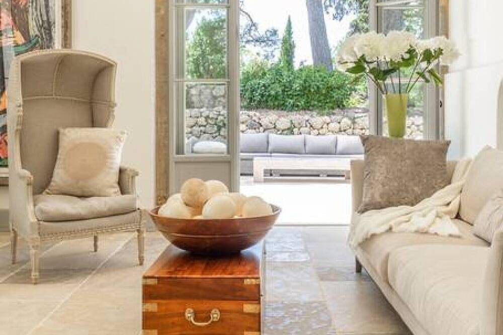 Beautifully renovated Mas surrounded by vineyards in Saint-Pargoire, Région de Lodève
