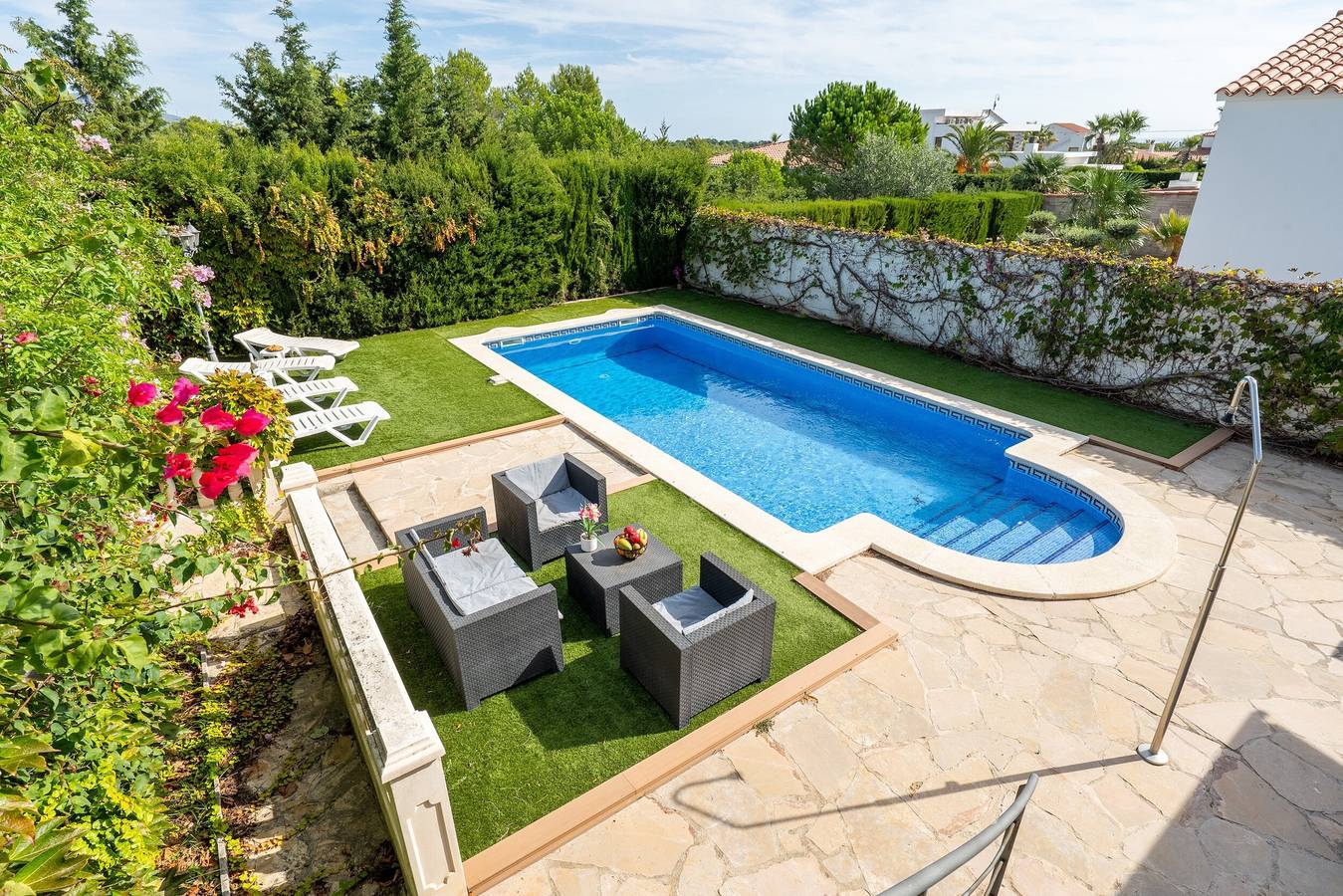 Villa 'Masia Llacuna' con piscina privada, terraza privada y Wi-Fi in Les Tres Cales, Tierras del Ebro
