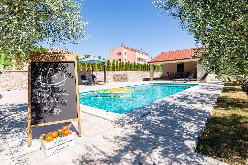 Ganze Wohnung, Apartment Garten Nr. 2 mit Pool - Jurandvor, Baska in Baska, Krk