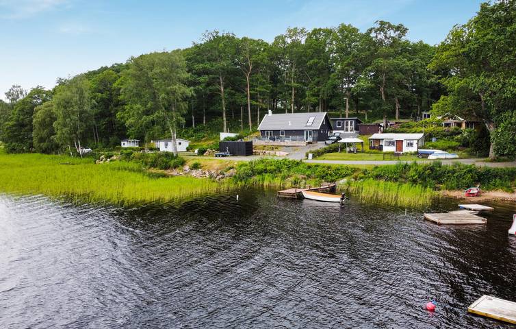 Ferienhaus für 4 Personen, mit Terrasse und Garten sowie Sauna und Ausblick in Marks Kommun