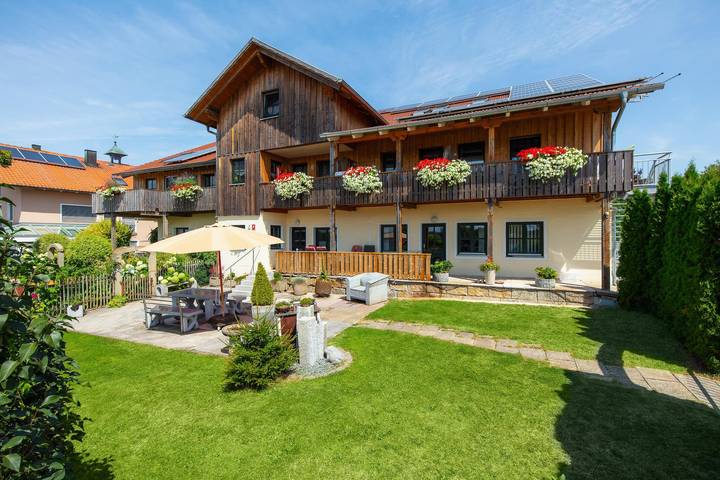 Ferienwohnung für 6 Personen, mit Balkon und Balkon/Terrasse sowie Garten in Landkreis Cham