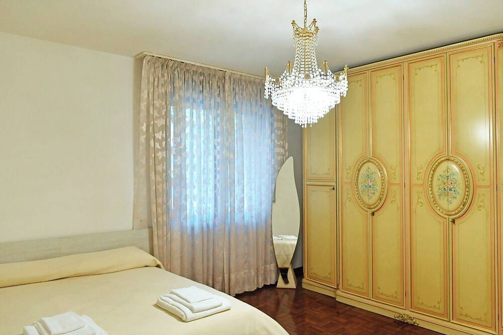 Apartamento entero, Spacious Apartment in center Abano Terme Wifi, free air conditioning. in Abano Terme, Colinas Eugâneas