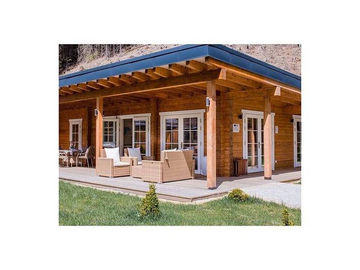 Ferienhaus für 5 Personen, mit Terrasse und Whirlpool sowie Garten und Sauna