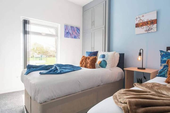 3 Bed Adom Home - Walk to Mkm Stadium in Kingston-upon-Hull, Yorkshire and the Humber