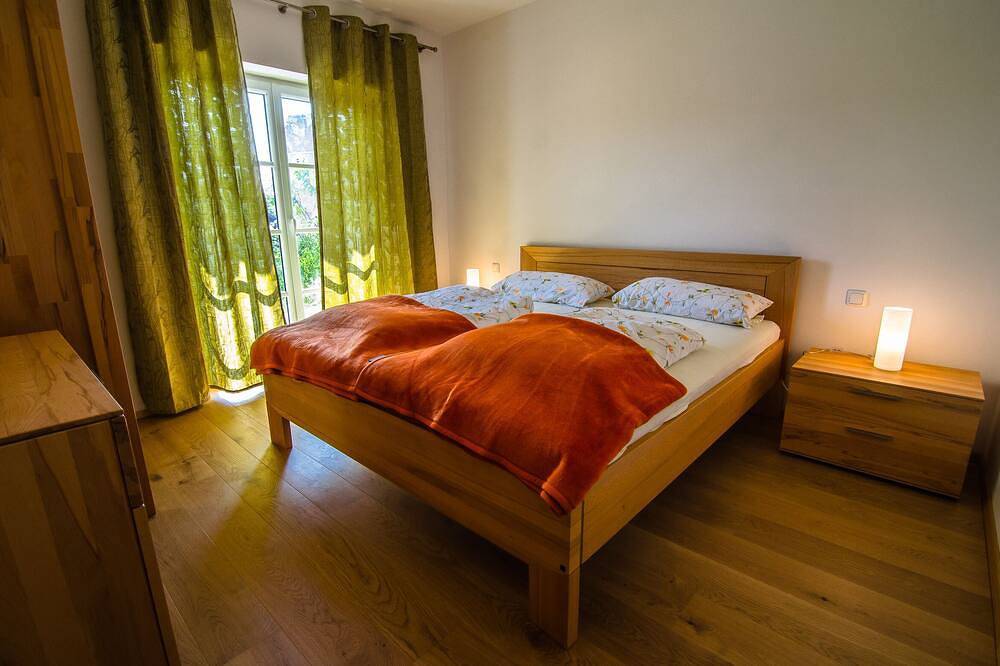 Ganze Wohnung, Wohlfühlen pur - Fewo mit Sonnenterrasse - Am Golfplatz ***mit Wlan for free*** in Haarbach, Ostbayern