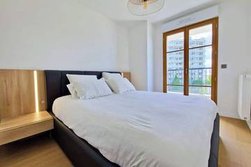 Appartement De Vacances pour 4 Personnes dans Puteaux, Hauts-de-Seine, Photo 2