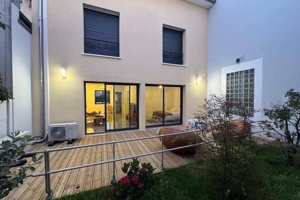 Soothing house with Ac for a relaxing getaway in Colombes, Hauts-de-Seine