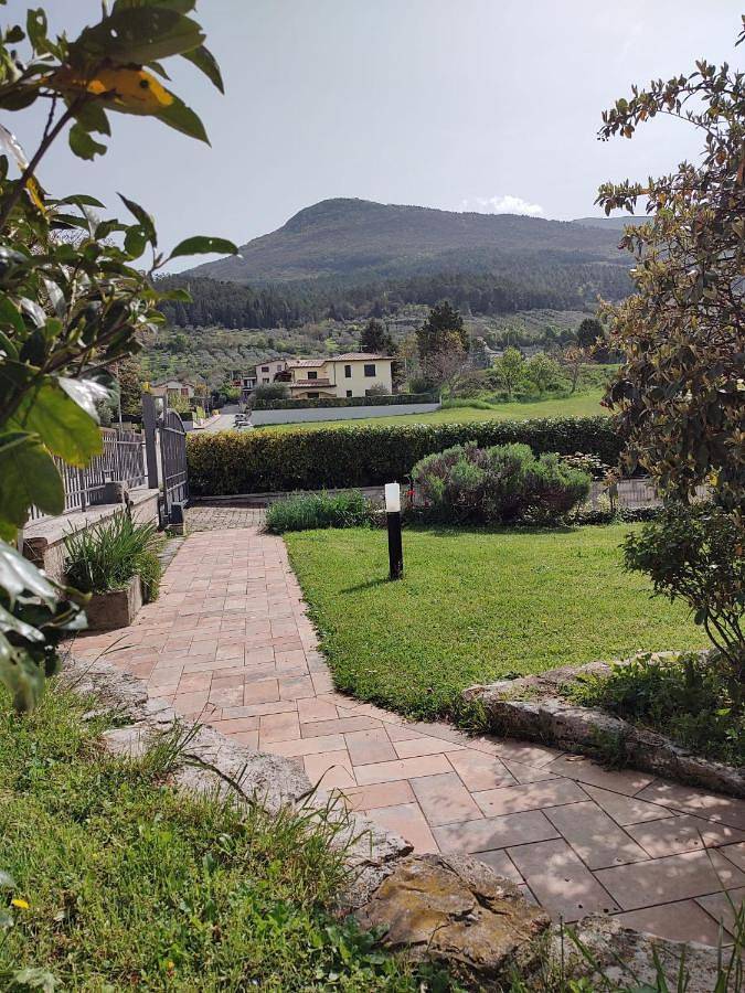 Location de vacances pour 4 personnes, avec vue et jardin à Gualdo Tadino - 2