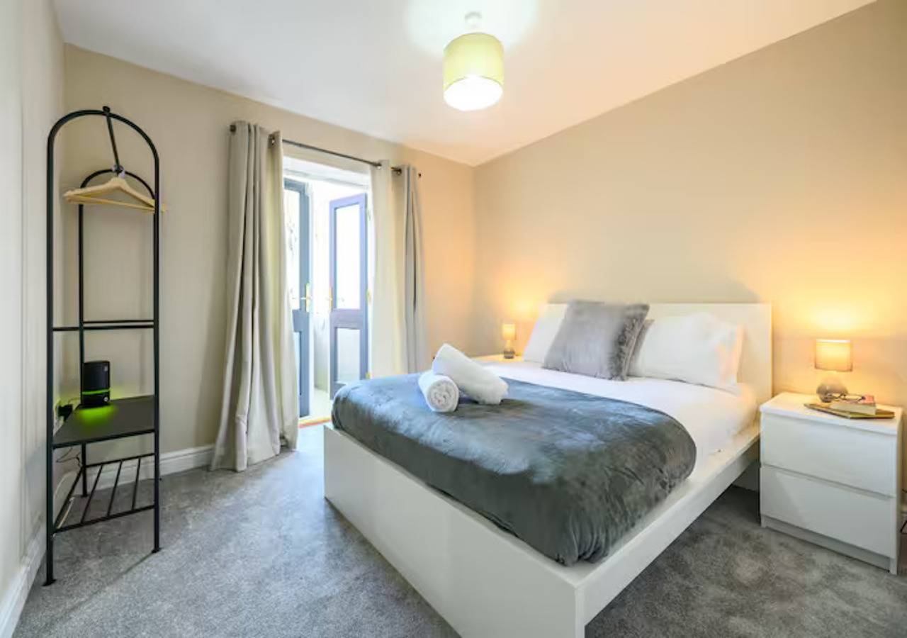 Entire apartment, 2-Bedroom Flat on Copthorn Road - with parking - Pass the Keys in Shrewsbury, Shropshire