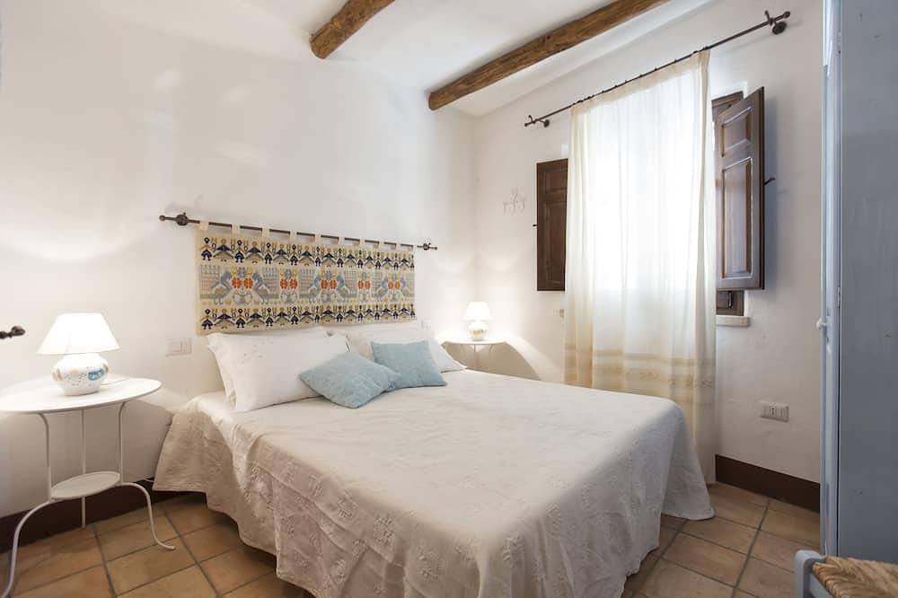 Casas de piedra antiguas: Color'e Cielu in Baunei, Provincia de Ogliastra