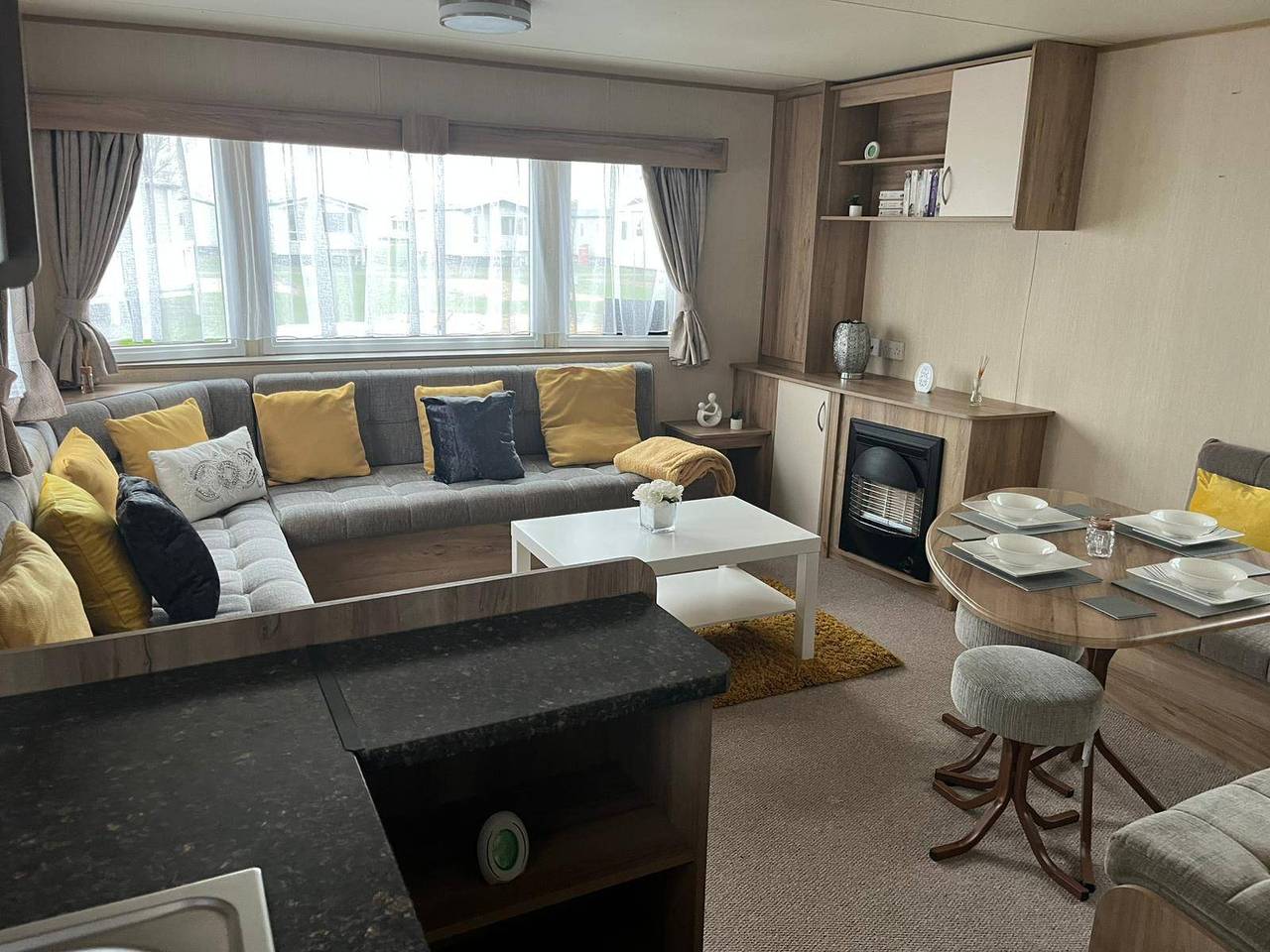 3 Bed Caravan - Sleeps 8 - Parking - Beach in Ingoldmells, Lincolnshire