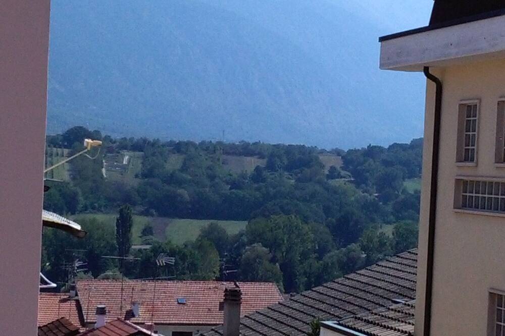 Pratola P. Mini apt entièrement rénové, dans le centre historique. in Pratola Peligna, Province de l'Aquila