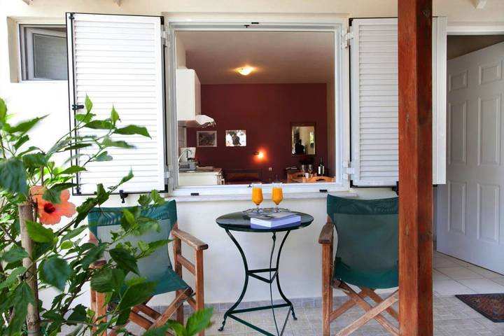 Ferienwohnung für 3 Personen, mit Terrasse und Garten