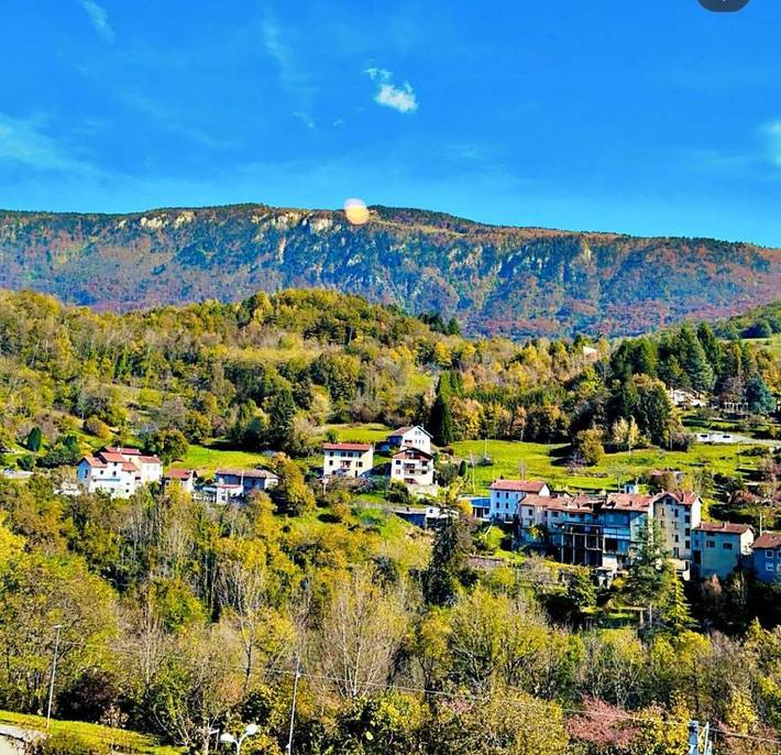 Gîte pour 6 personnes, avec vue et balcon, adapté aux familles à Bellegarde-sur-Valserine - 3