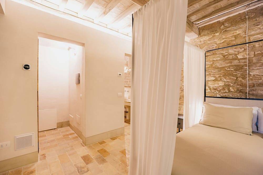 Entire apartment, Bhr - La Dimora delle Rose in Assisi, Perugia Province