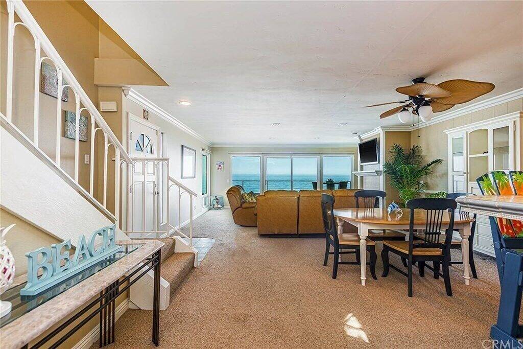 Beach Facing! Large 3Br - 180 panoramic ocean views, steps to sand and Village! in Carlsbad, San Diego County