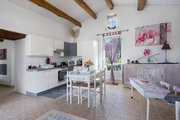 Maison De Vacances pour 4 Personnes dans Bois (homonymie), Région de Jonzac, Photo 4