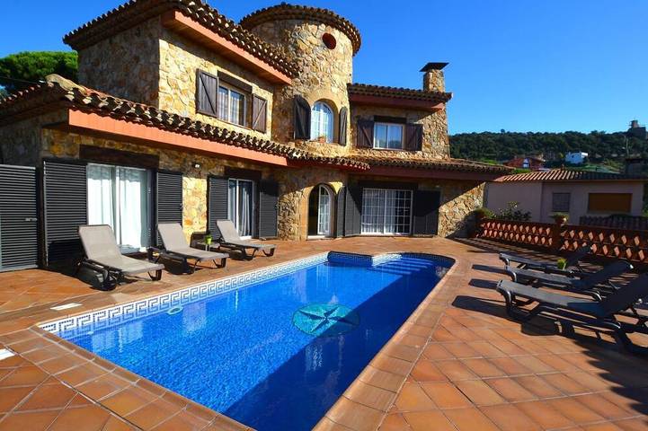 Villa pour 10 personnes, avec jardin ainsi que balcon et piscine - 1