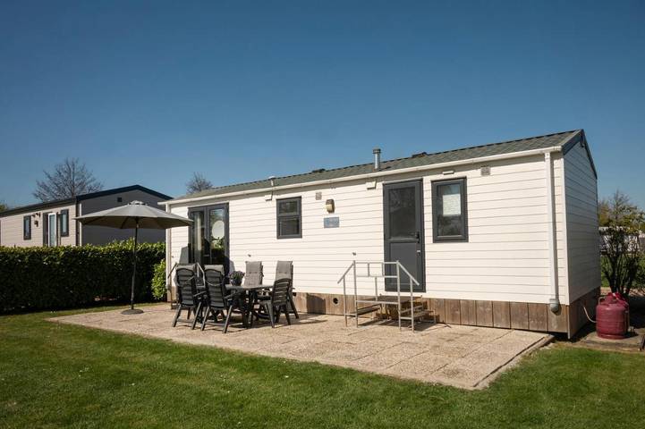 Chalet für 6 Personen, mit Terrasse und Garten sowie Ausblick in Serooskerke