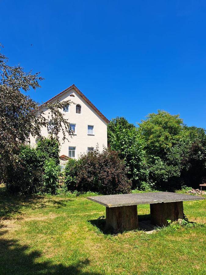 Ferienwohnung für 6 Personen, mit Balkon und Terrasse sowie Garten