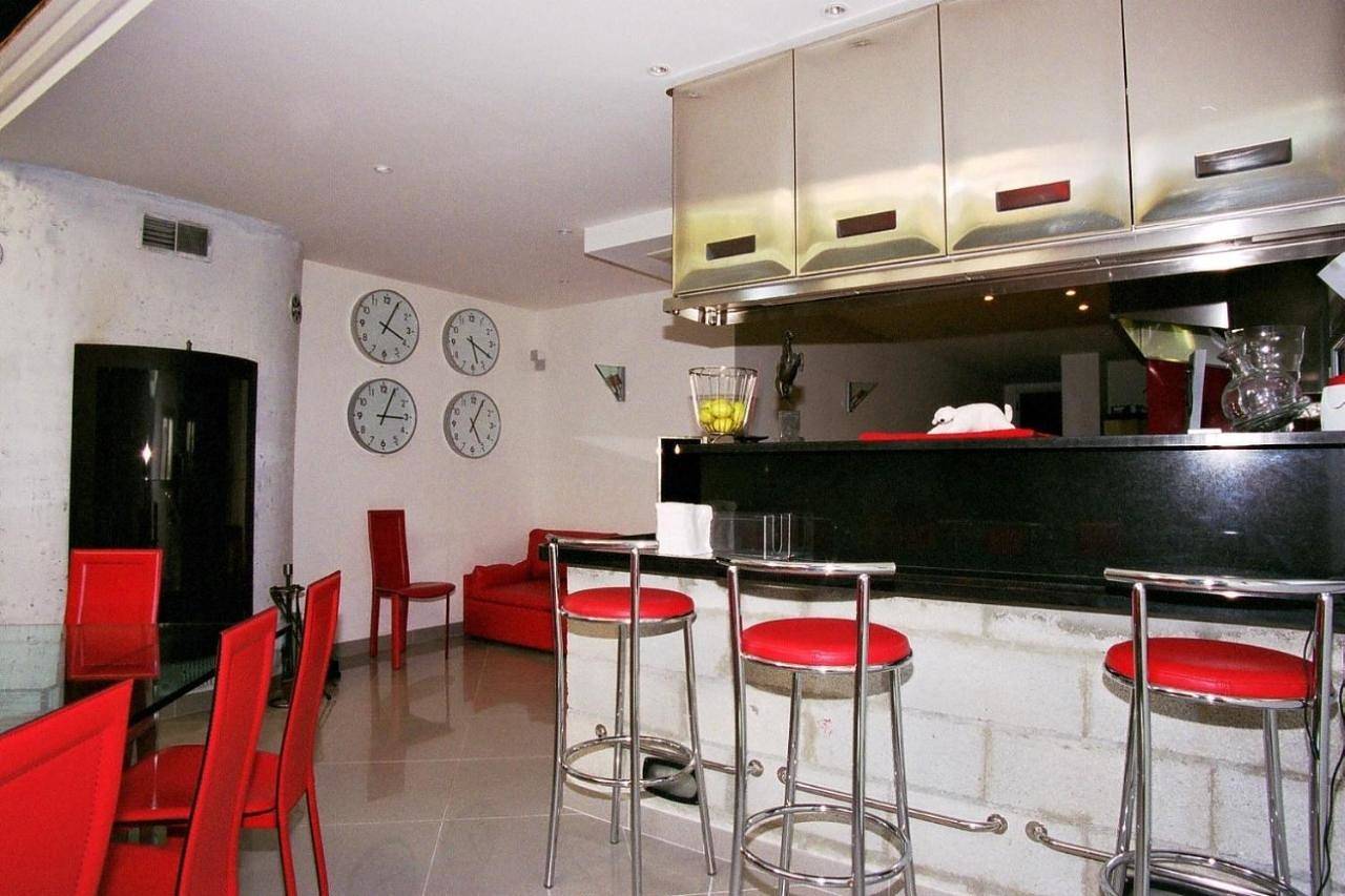 Double or Twin Room with Private External Bathroom in Cannes, Côte méditerranéenne (France)