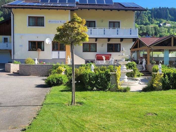 Zimmer für 2 Personen, mit Balkon und Garten